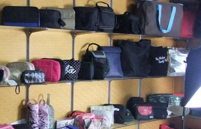 夫妻攜手返鄉(xiāng)創(chuàng)業(yè)記 小箱包成就千萬(wàn)產(chǎn)業(yè)夢(mèng)
